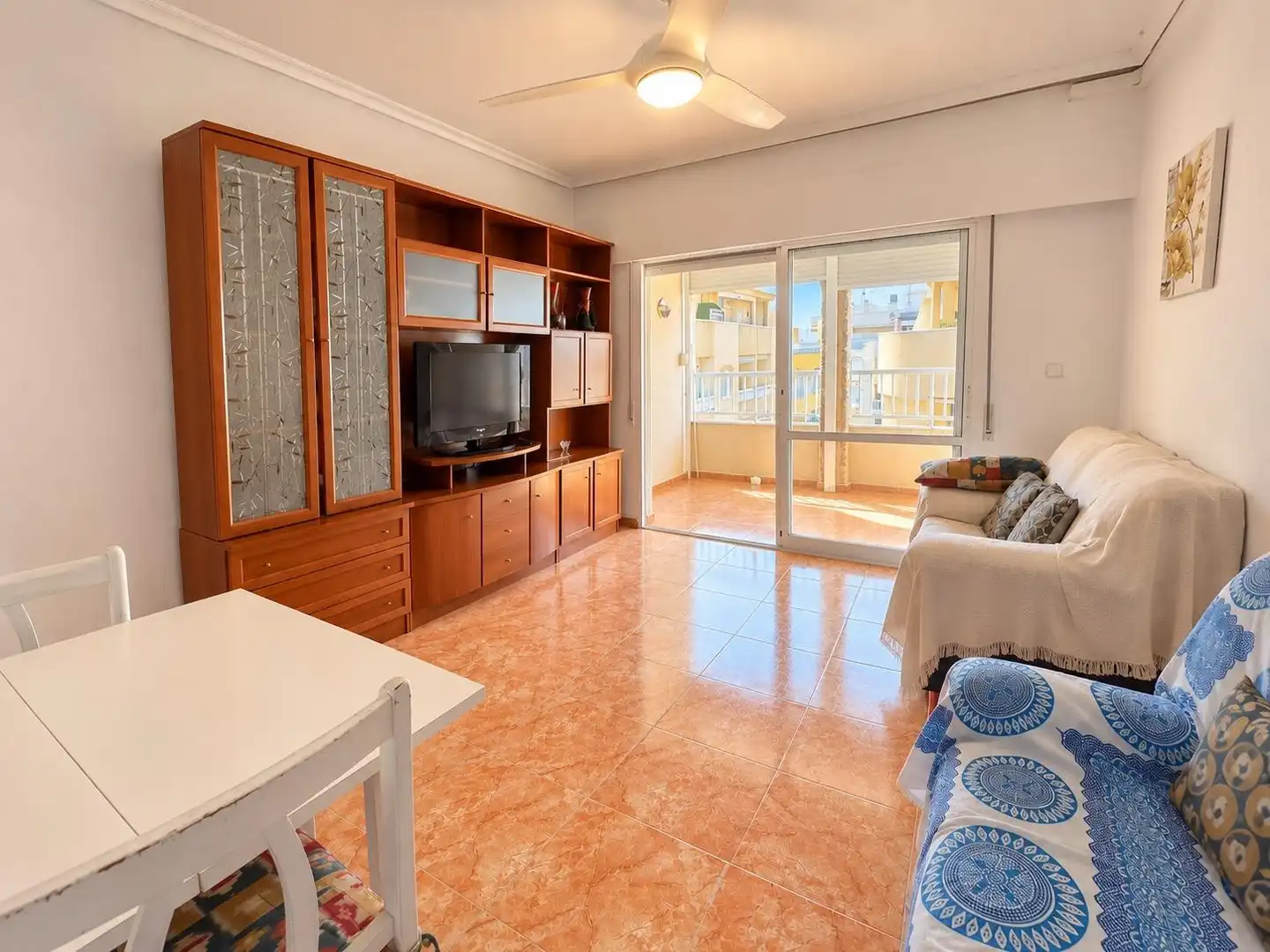 Apartamento con terraza en venta en Calle SAN MIGUEL DE SALINAS, imagen 2