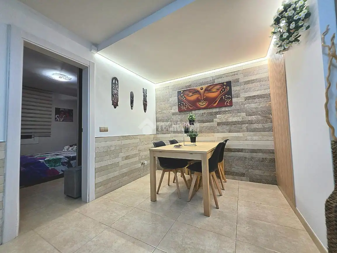Menjador de Pis en venda en Santa Coloma de Gramenet amb Calefacció i Parquet