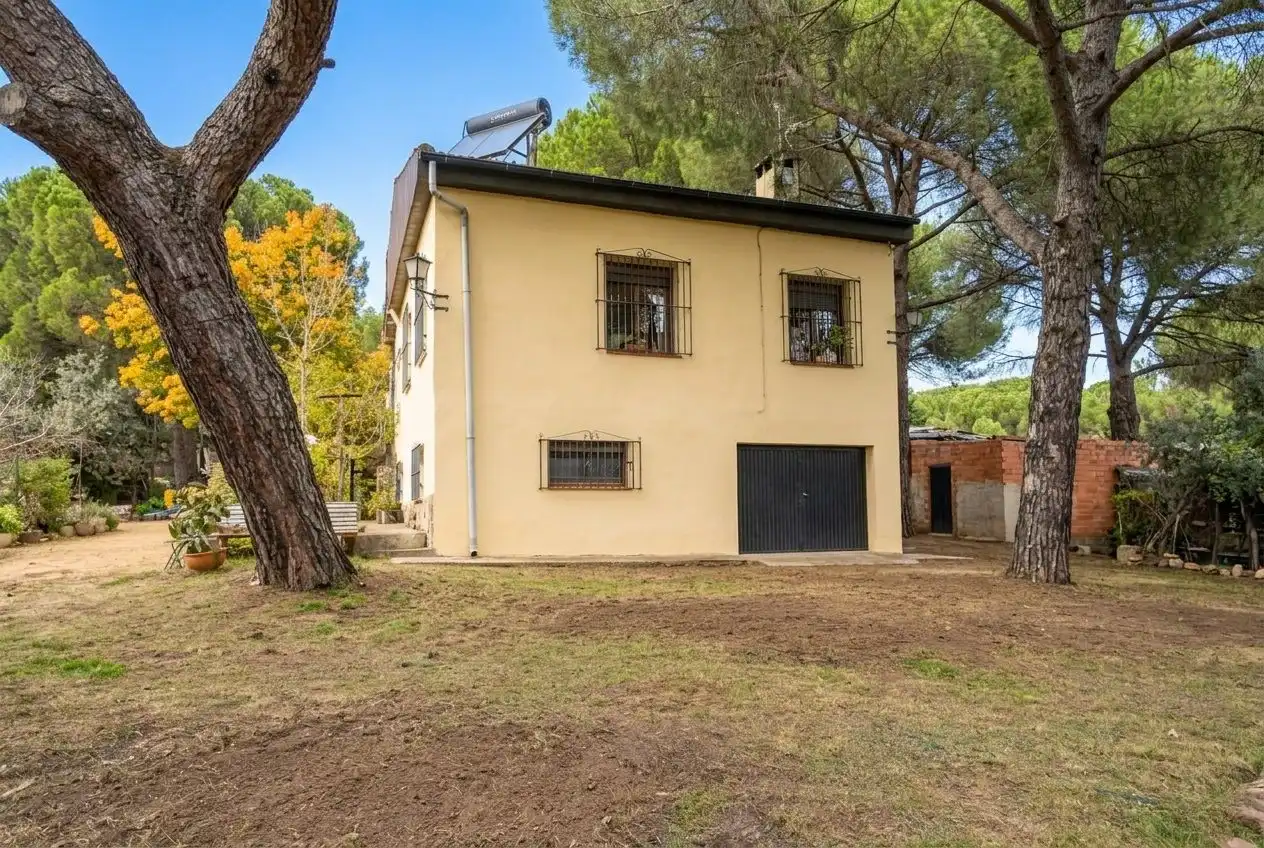 Vista exterior de Finca rústica en venda en Andújar amb Jardí privat i Terrassa
