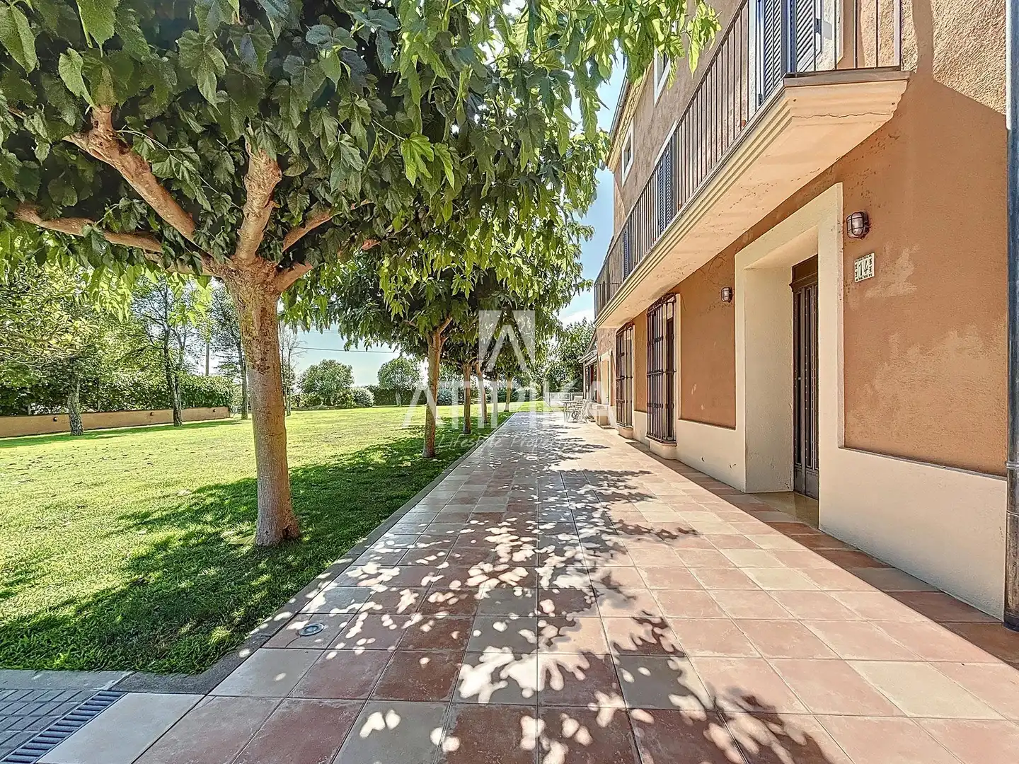 Exterior view of Country homes for sale in La Granada  with Air Conditioner, Heating and Storage room