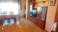 Sala d'estar de Apartament en venda en Villaquilambre amb Calefacció, Parquet i Terrassa