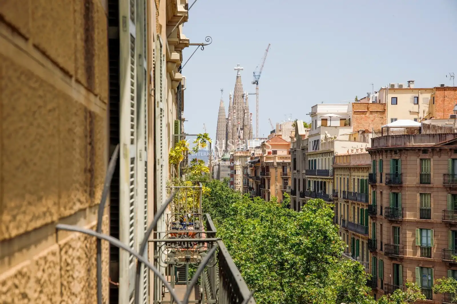 Vista exterior de Dúplex en venda en Barcelona amb Aire condicionat i Terrassa