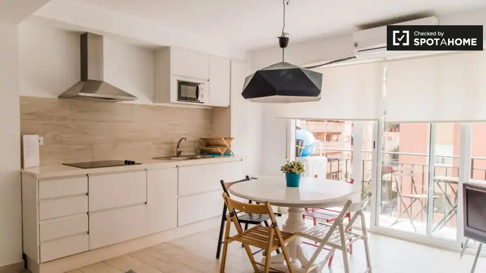 Appartamento con terrazza in affitto a Algirós