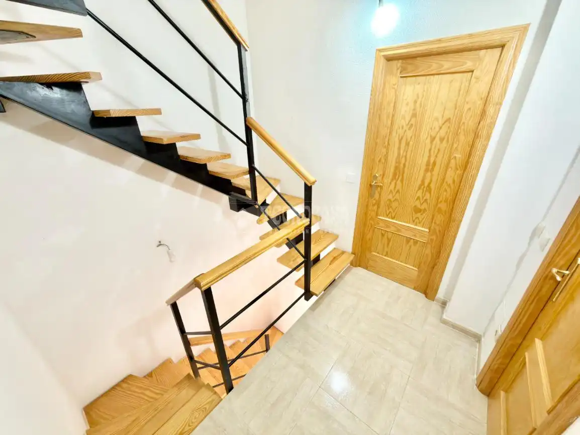 Casa adosada en venta en Valdeaveruelo con Aire acondicionado, Calefacción y Balcón
