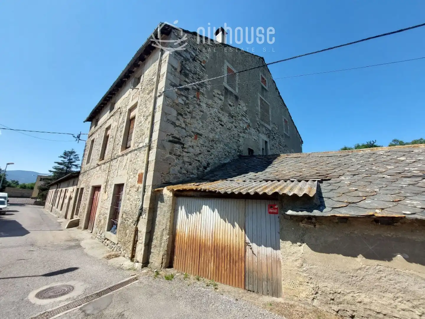 Exterior view of Buildings for sale in Puigcerdà