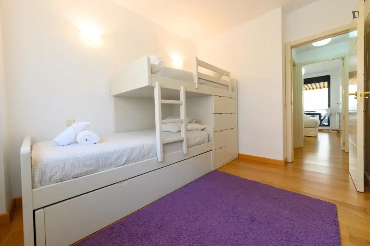 Schlafzimmer von Wohnungen zur Miete in Madrid mit Heizung, Möbliert und Ofen