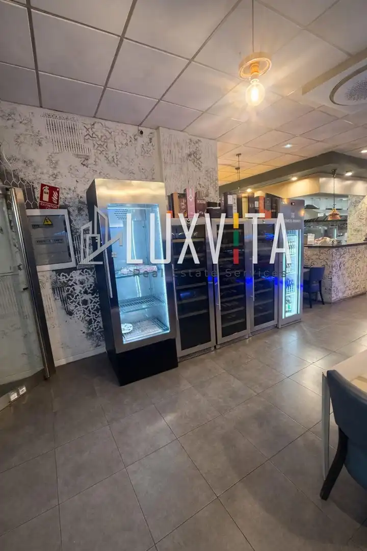 Local comercial de lloguer a Avenida Juan Carlos I, imagen 11