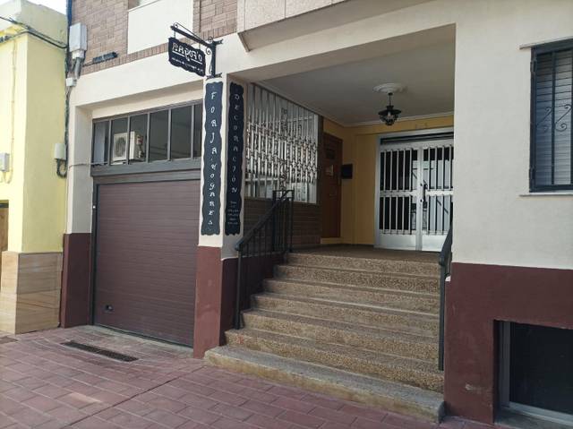 Local comercial en Venta en La Puebla de Alfindén