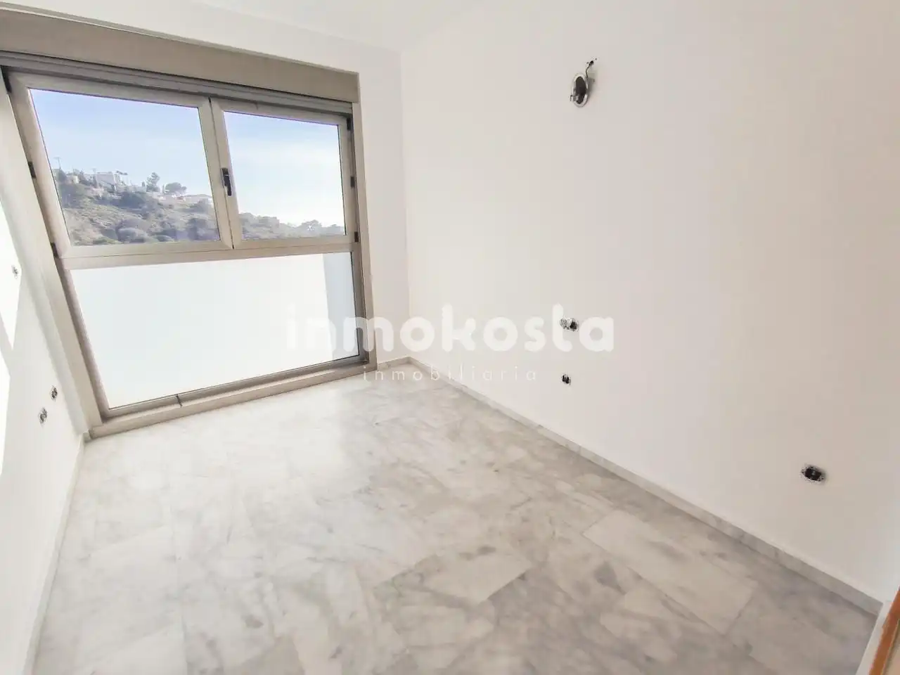 Habitación de Piso en venta en Benidorm con Aire acondicionado, Terraza y Piscina comunitaria