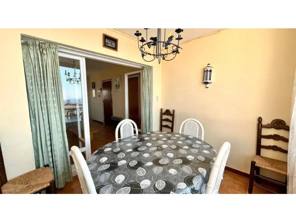 Comedor de Apartamento en venta en Roses con Balcón