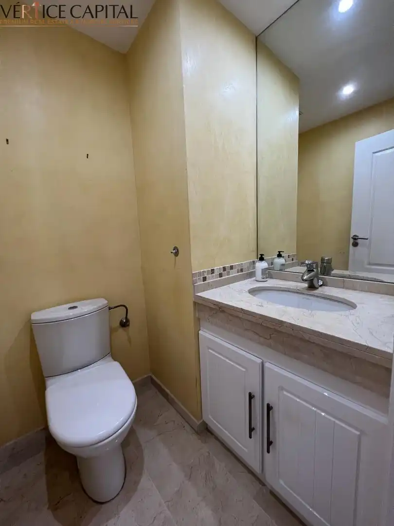 Baño de Piso en venta en Benalmádena con Aire acondicionado, Terraza y Alarma