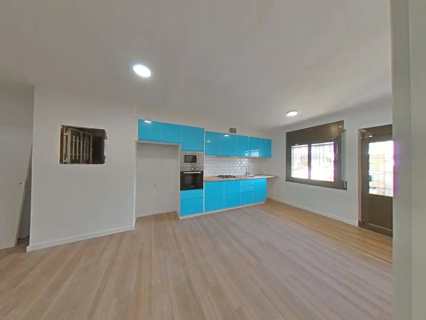 Küche von Einfamilien-Reihenhaus zum Verkauf in El Vendrell mit Privatgarten und Parkett