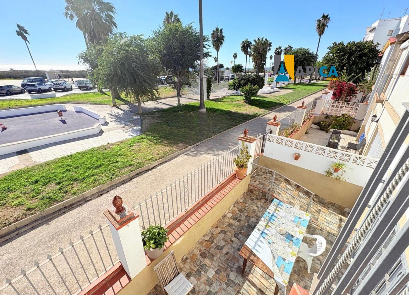 Exterior view of Single-family semi-detached for sale in Conil de la Frontera  with Air Conditioner, Heating and Terrace