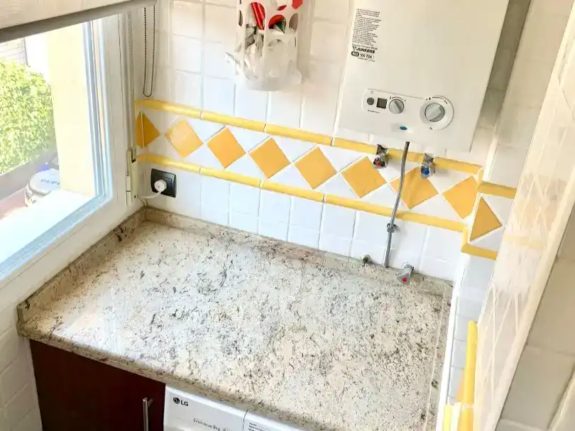 Cuina de Pis en venda en Armilla amb Aire condicionat, Parquet i Traster