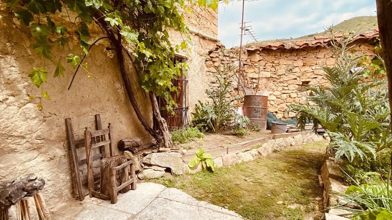 Jardí de Finca rústica en venda en La Mata de Morella amb Terrassa i Traster