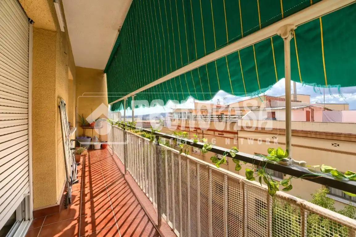 Piso con terraza en venta en Les Planes, imagen 2