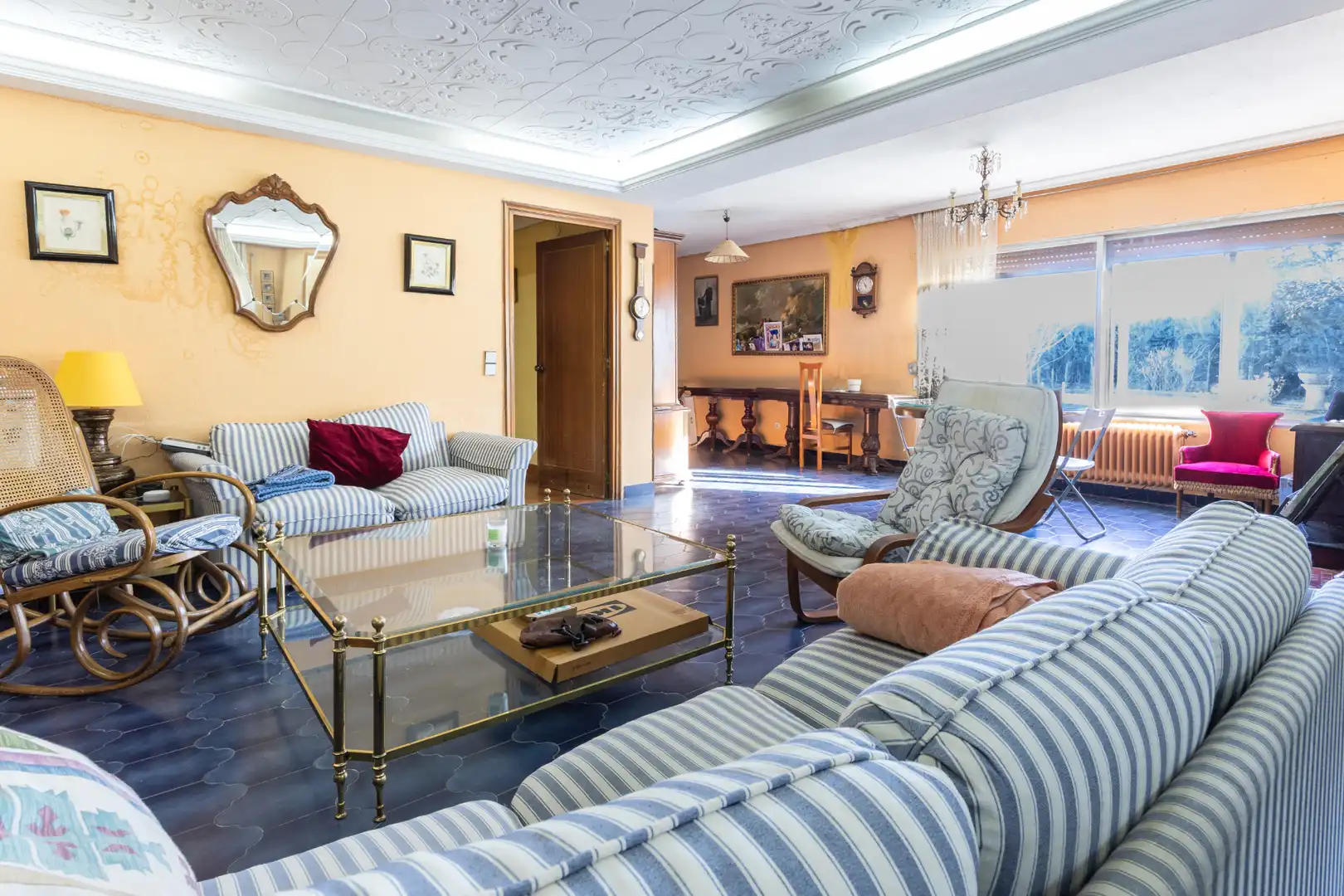 Living room of Houses for sale in Villanueva de la Cañada  with Air Conditioner, Heating and Storage room