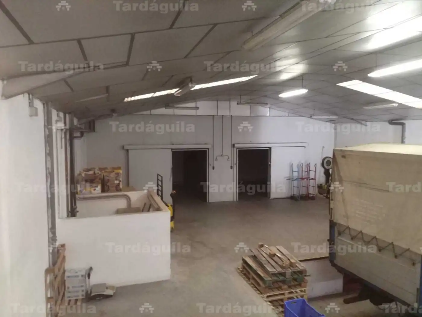 Industrial building for sale in Villares de la Reina