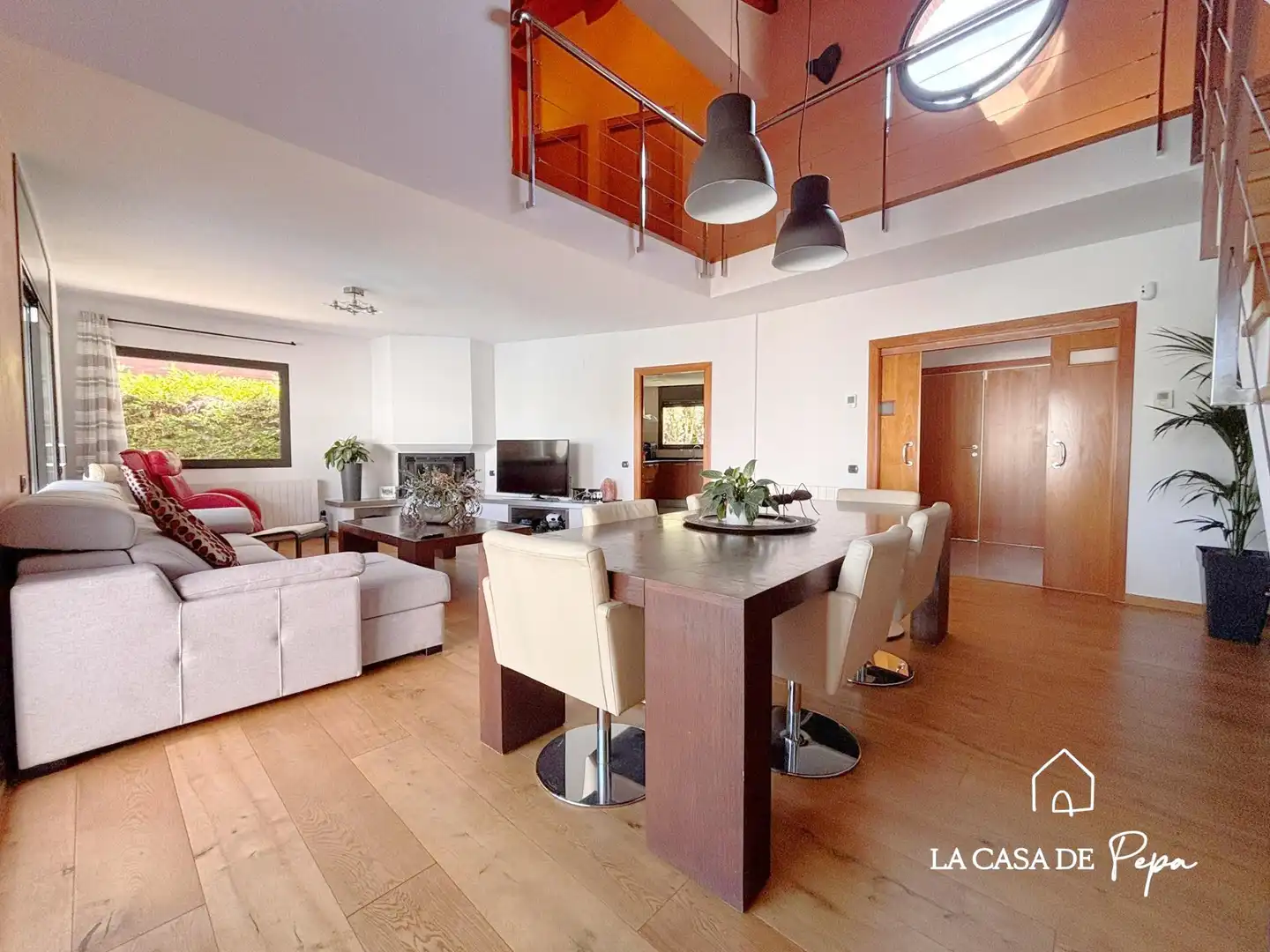 Wohnzimmer von Haus oder Chalet zum Verkauf in Begues mit Heizung und Schwimmbad