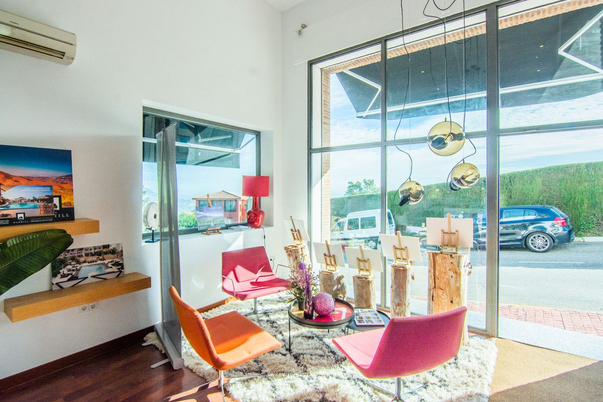 Wohnzimmer von Geschaftsraum zum verkauf in Ojén