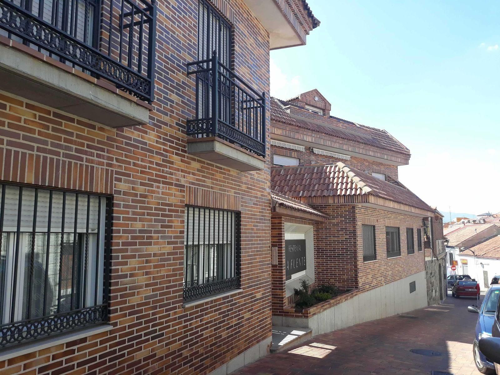 Exterior view of Garage for sale in Valdemorillo