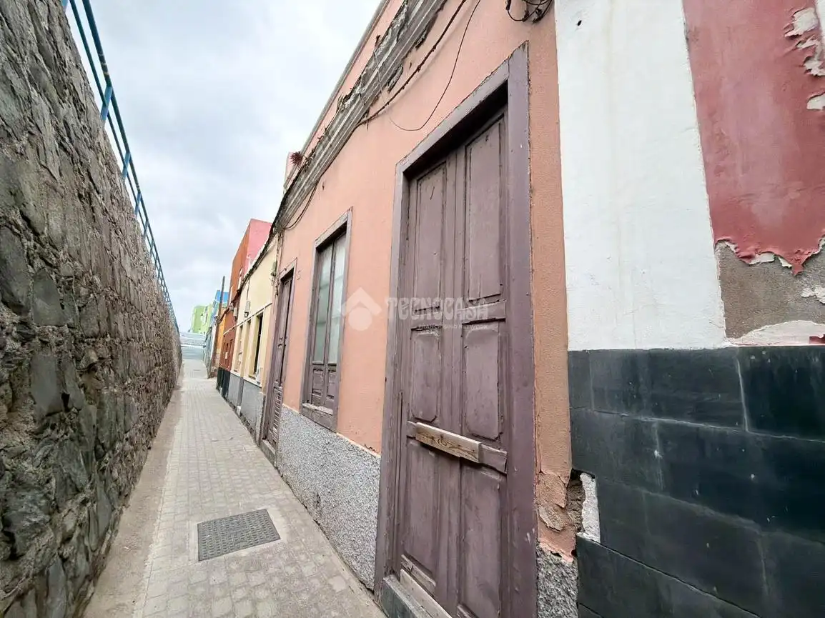 Vista exterior de Casa adosada en venda en Las Palmas de Gran Canaria
