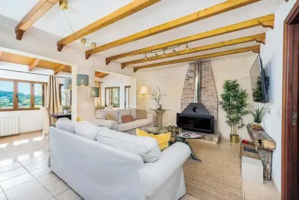 Wohnzimmer von Haus oder Chalet zum Verkauf in Alcúdia mit Klimaanlage, Heizung und Privatgarten