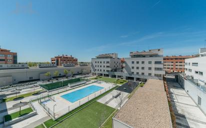 Piscina de Pis en venda en Navalcarnero amb Terrassa