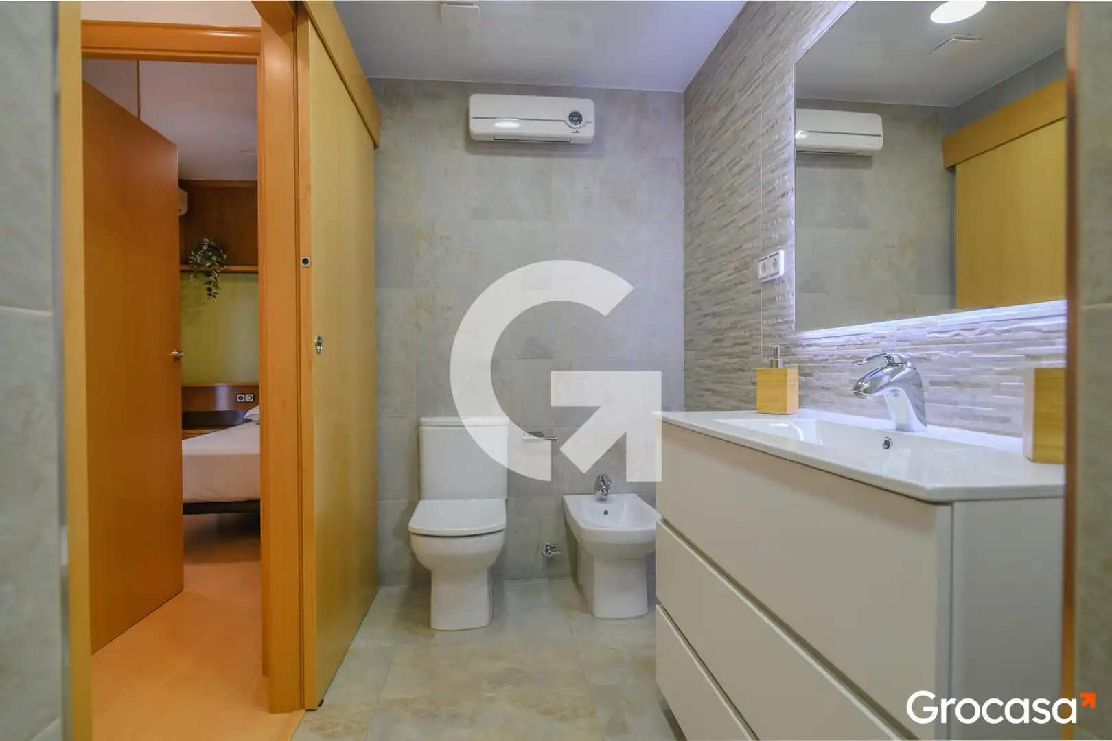 Bathroom of Flat for sale in Gavà  with Air Conditioner, Heating and Storage room