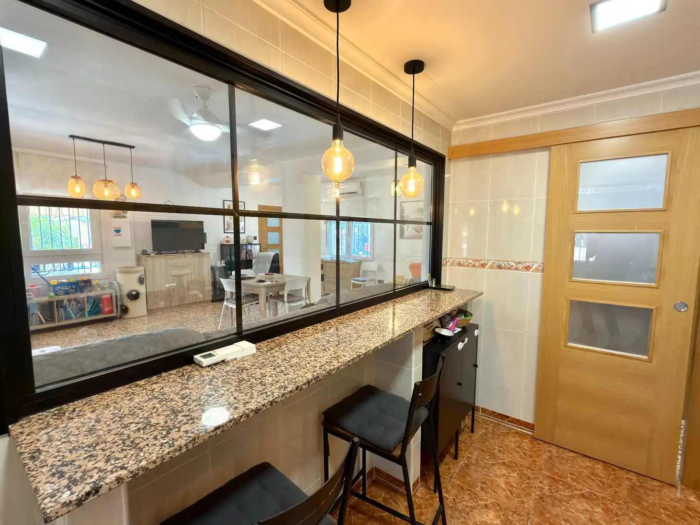 Cuina de Casa o xalet en venda en Chiva amb Aire condicionat, Jardí privat i Terrassa