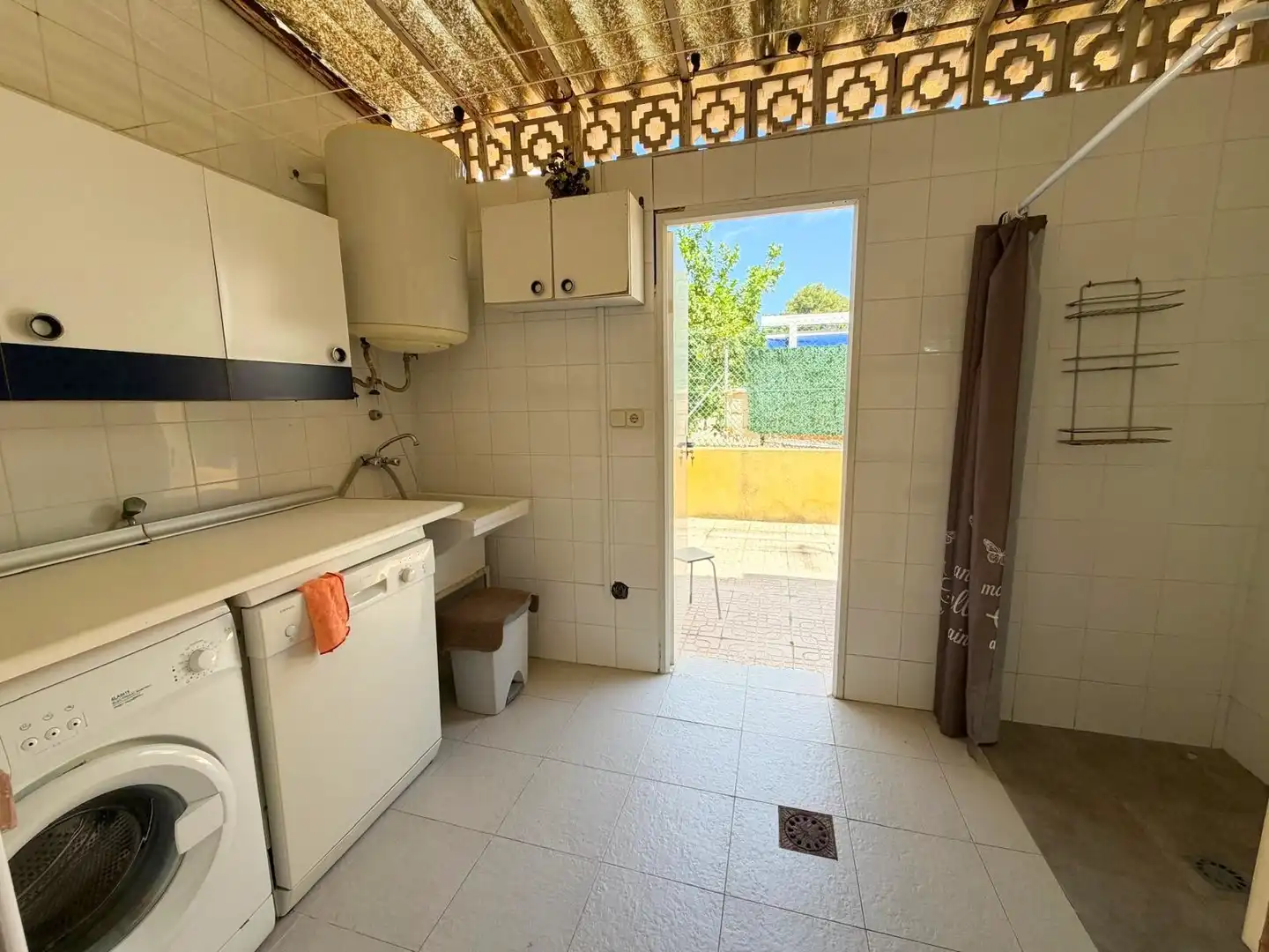 Cuina de Casa o xalet en venda en Los Alcázares amb Aire condicionat, Terrassa i Moblat