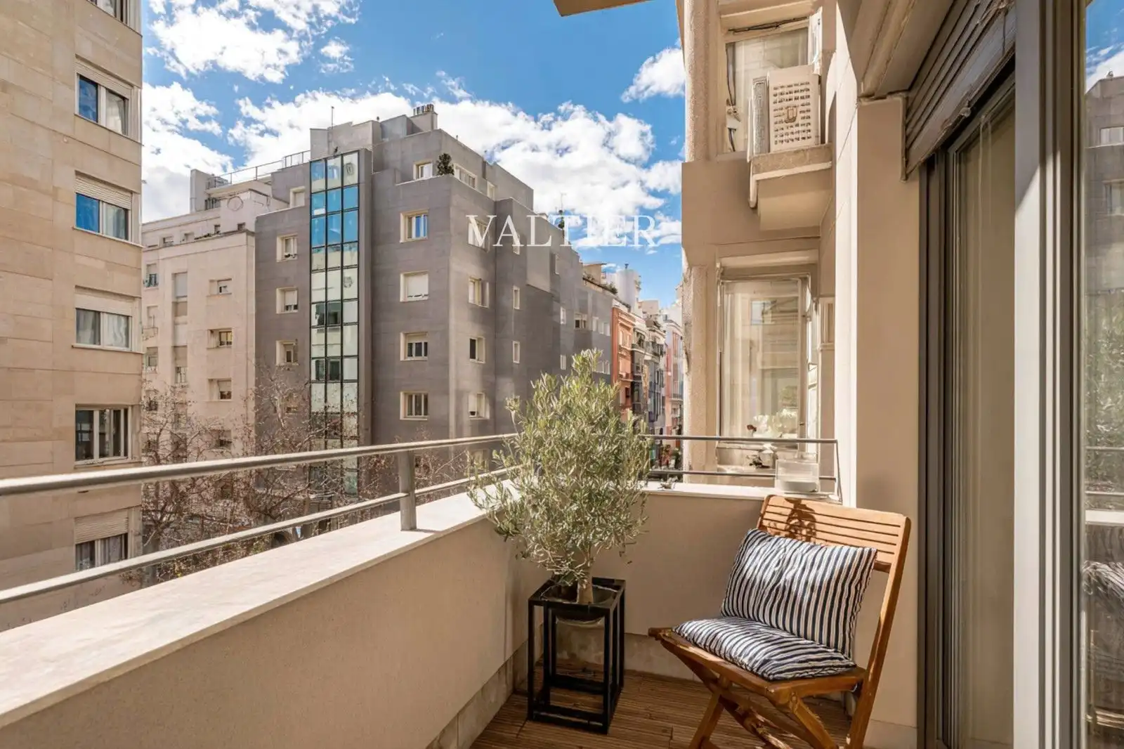 Piso con ascensor en venta en García de Paredes, imagen 3
