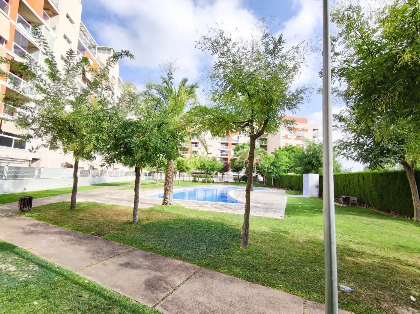Piscina de Pis de lloguer en Paterna amb Terrassa i Piscina comunitària
