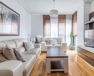 Sala d'estar de Pis de lloguer en Rivas-Vaciamadrid amb Aire condicionat i Piscina