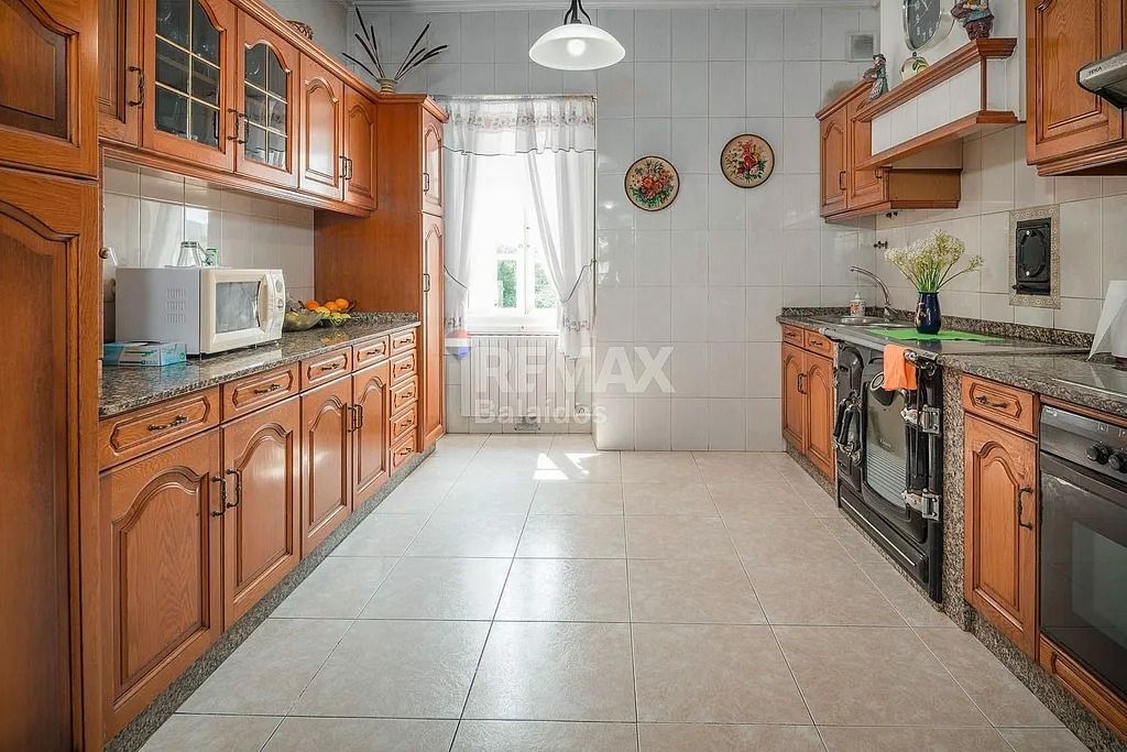 Kitchen of House or chalet for sale in A Pobra do Caramiñal  with Heating, Private garden and Parquet flooring