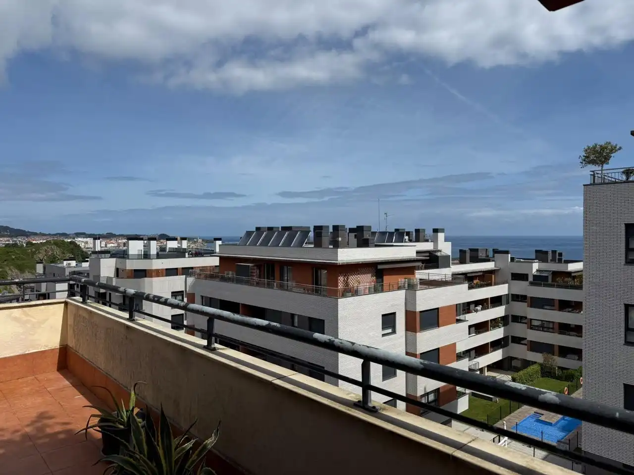 Terrassa de Pis en venda en Castro-Urdiales amb Calefacció, Parquet i Terrassa