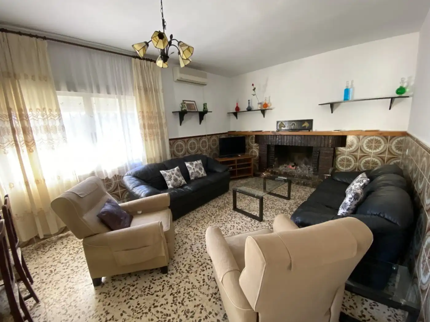 Sala de estar de Casa o chalet en venta en Valverde del Camino con Calefacción, Piscina y Amueblado
