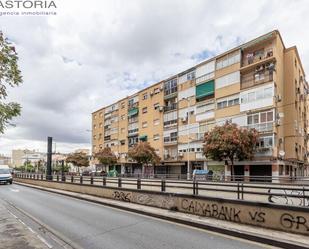 Exterior view of Flat for sale in  Granada Capital