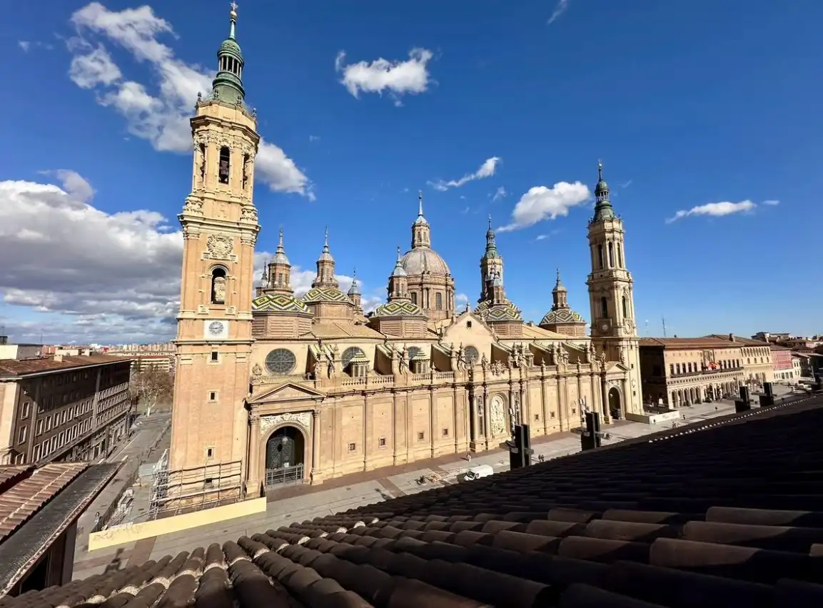 Exterior view of Apartments for rent in Zaragoza  with Air Conditioner, Heating and Parquet flooring