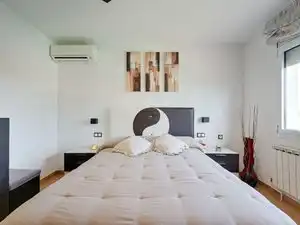 Dormitori de Casa o xalet en venda en Caldes de Malavella amb Aire condicionat, Calefacció i Jardí privat