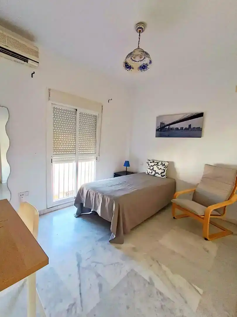 Habitación en Calle Camarón de la Isla, 18, Benacazón