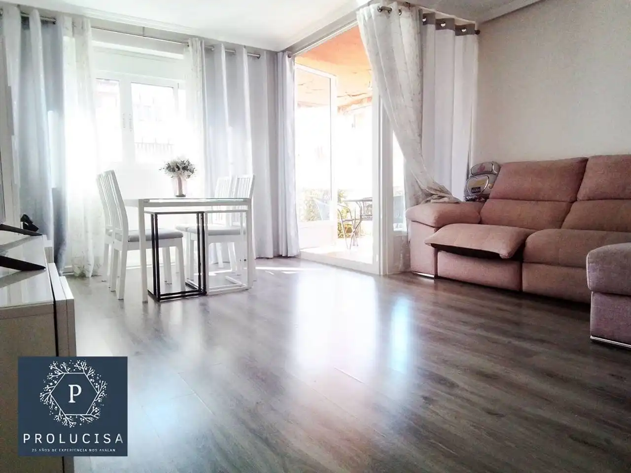 Living room of Flat for sale in Móstoles  with Air Conditioner, Heating and Terrace