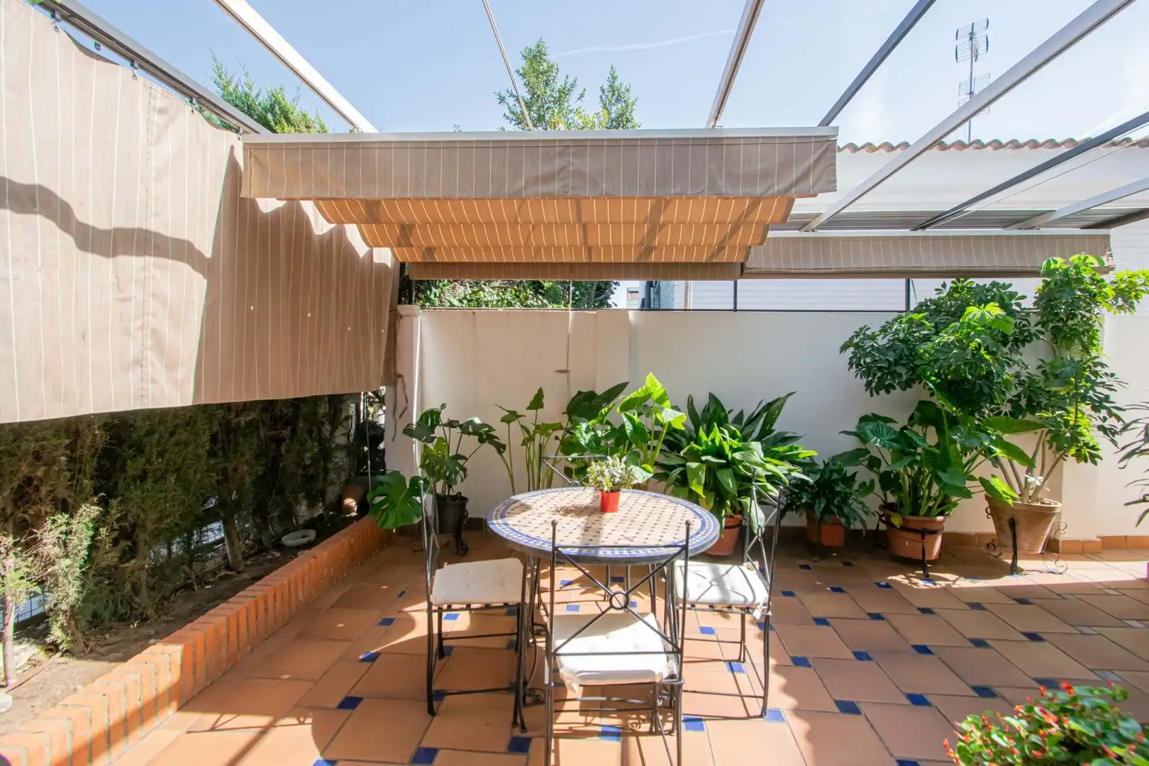 Terrassa de Casa o xalet en venda en Gines amb Aire condicionat, Calefacció i Jardí privat