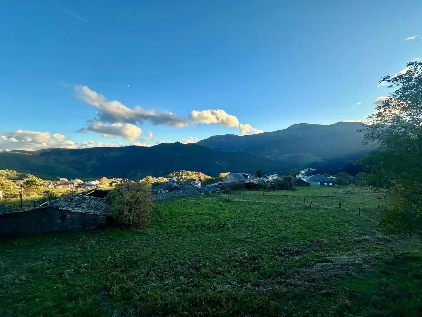 Vista exterior de Casa o chalet en venta en Oencia con Aire acondicionado, Calefacción y Terraza