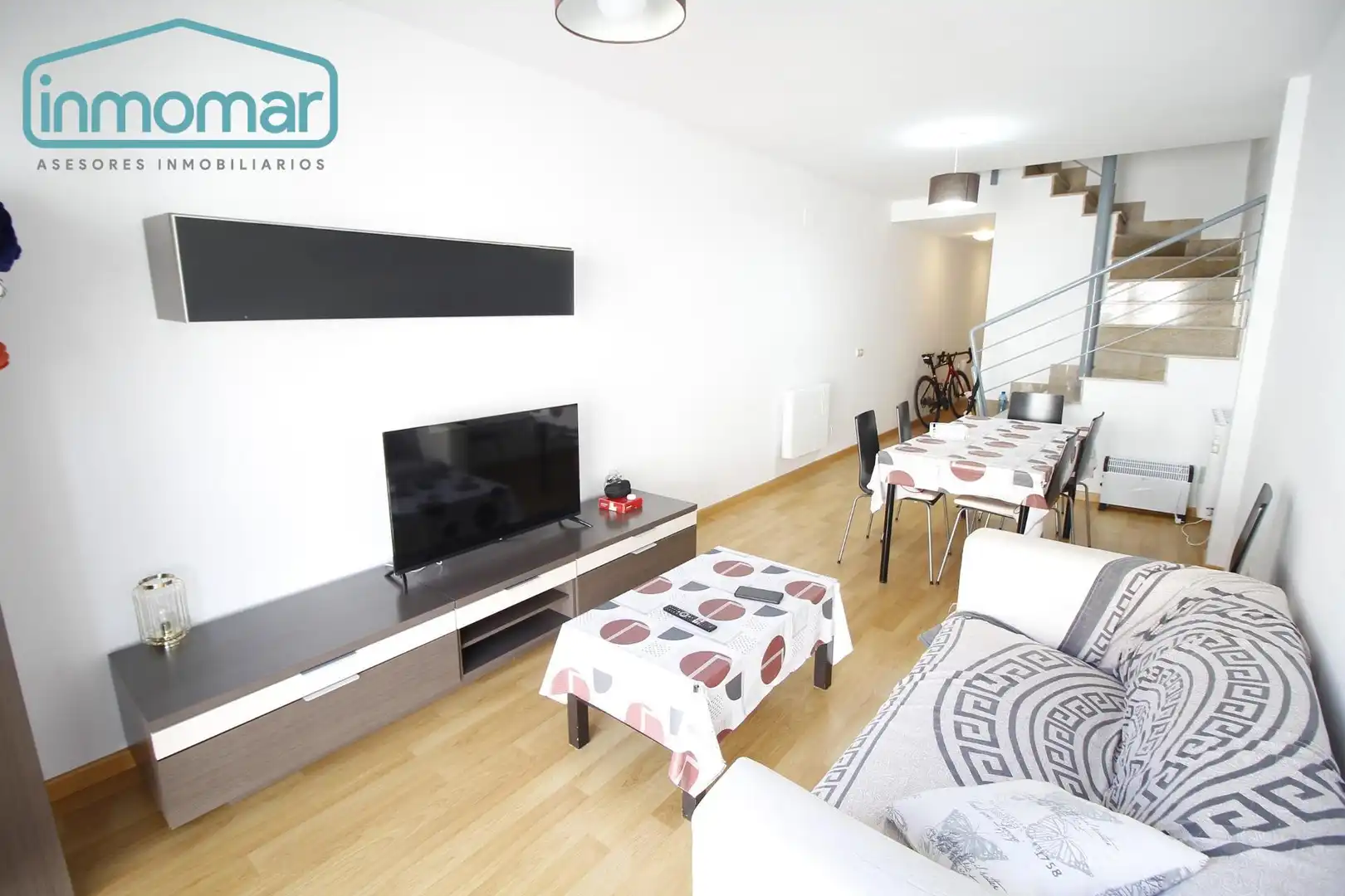 Sala de estar de Dúplex en venta en Almonacid de Toledo con Calefacción, Terraza y Trastero