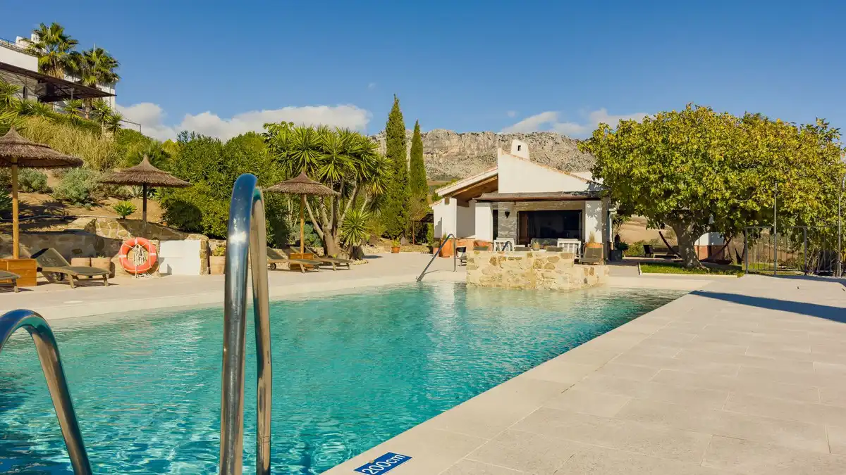 Piscina de Finca rústica en venda en Villanueva de la Concepción amb Aire condicionat, Jardí privat i Terrassa