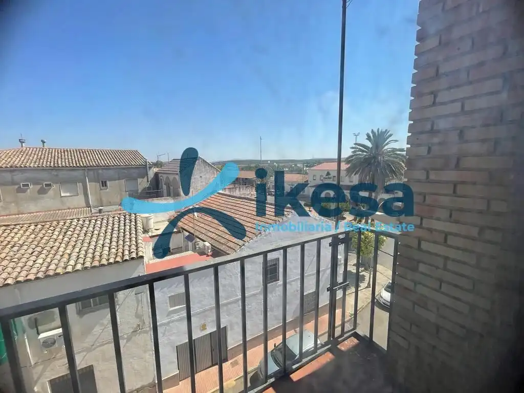 Vista exterior de Pis en venda en Linares
