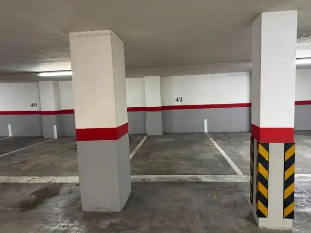 Aparcament de Garatge en venda en Centre - Sant Oleguer