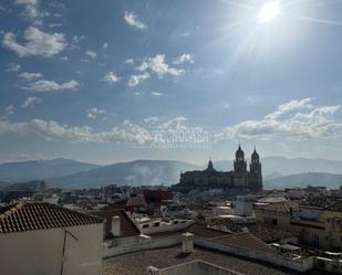 Vista exterior de Àtic en venda en  Jaén Capital amb Terrassa i Balcó