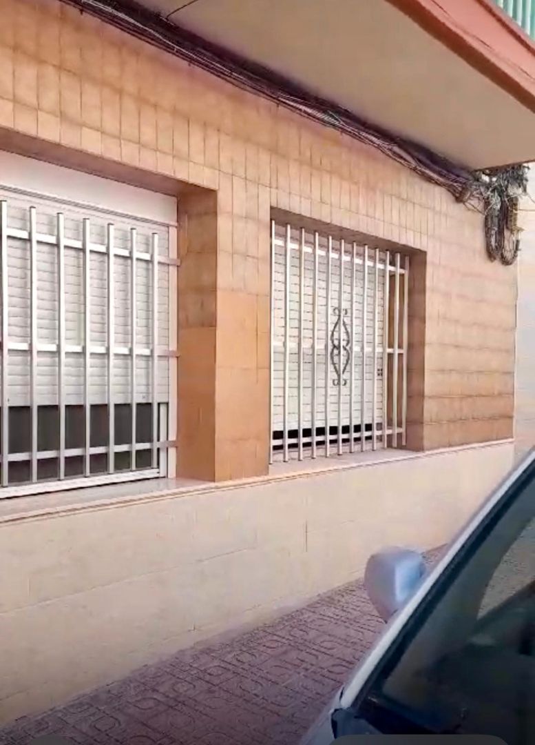 Vista exterior de Casa o xalet en venda en Torrevieja amb Moblat